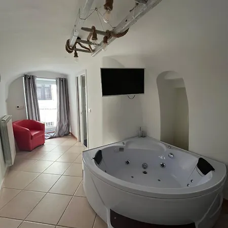 Ostuni 21Mq Suite Homes Appartamento Con Piscina Privata, Appartamenti Con Vasca Idromassaggio & Appartamenti Standard Exterior foto